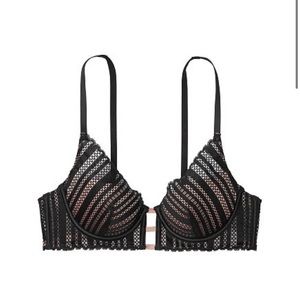 NWT⭐️ VS lace lightly lined plunge bra
